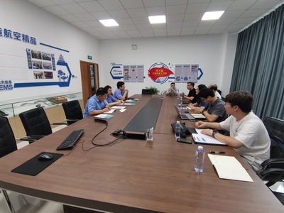 創(chuàng)新中心與企業(yè)簽訂智能化技術(shù)改造咨詢(xún)?cè)\斷服務(wù)協(xié)議，共促企業(yè)技術(shù)升級(jí)